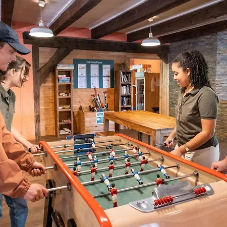 キャンプ場 Huttopia De Wattwiller