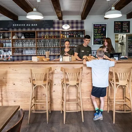 Huttopia De キャンプ場 3*